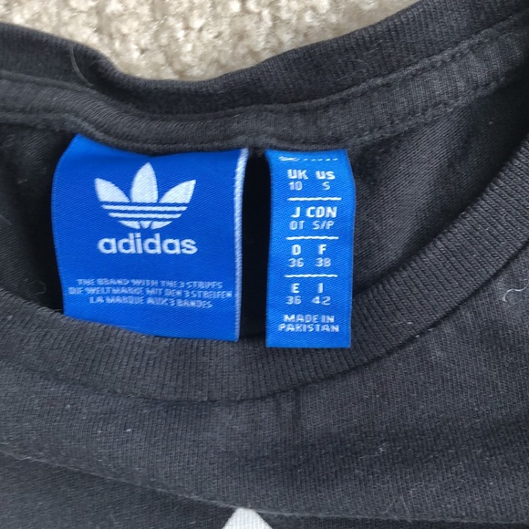 Adidas cropped tshirt - Picture 2 of 3